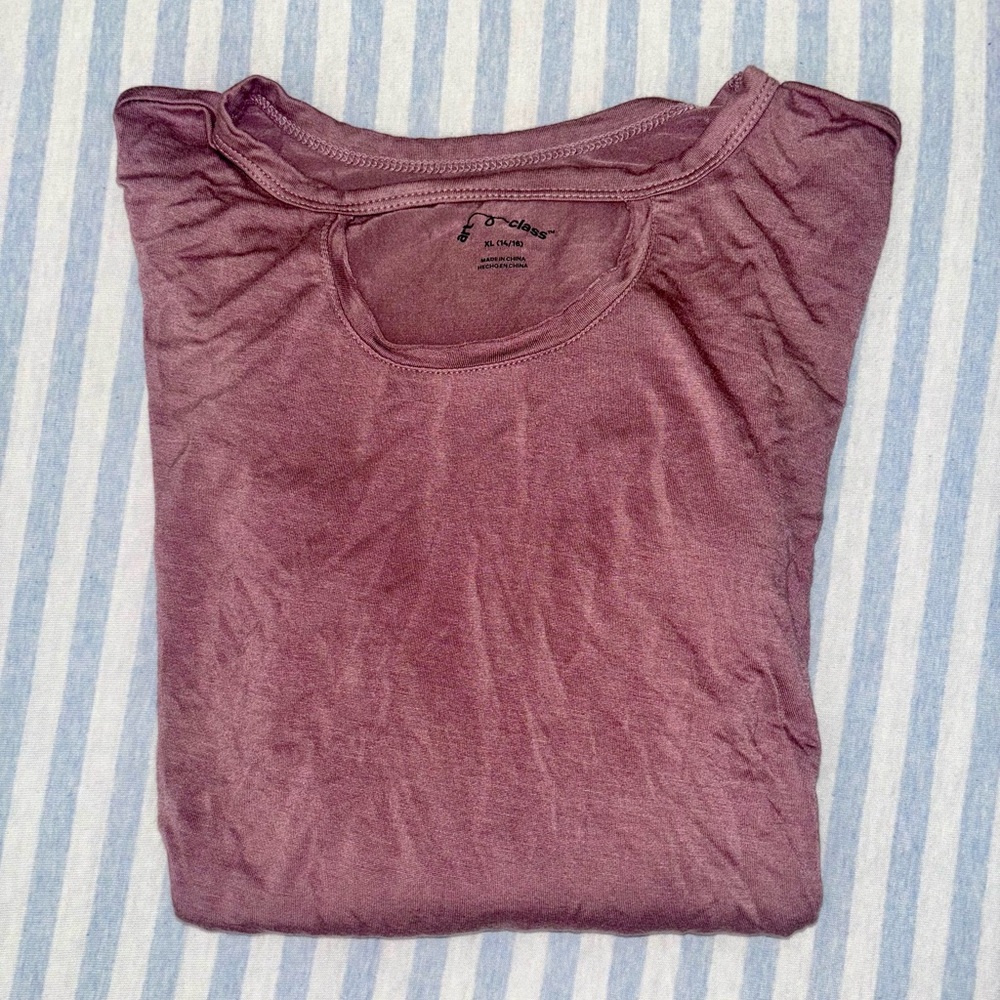 Purple Keyhole Top - Picture 3 of 3